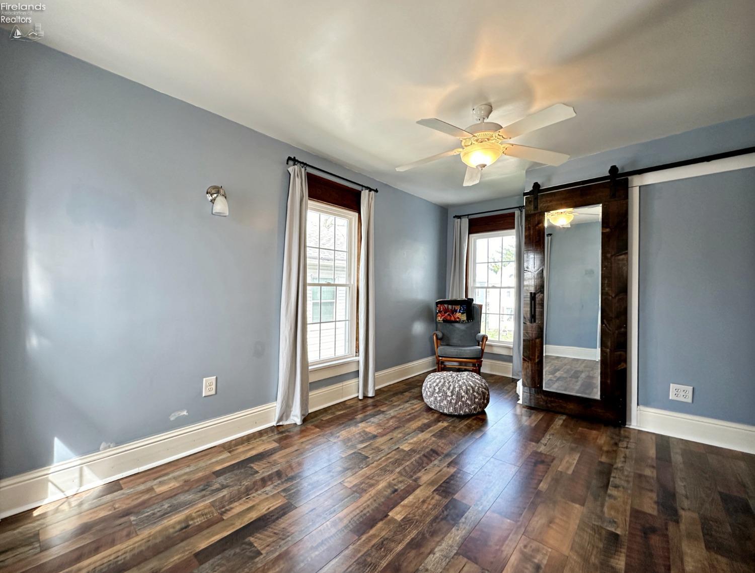 331 W Perry St Street