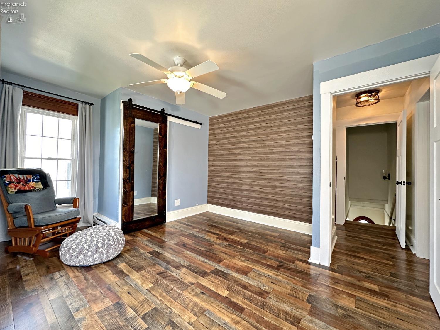 331 W Perry St Street