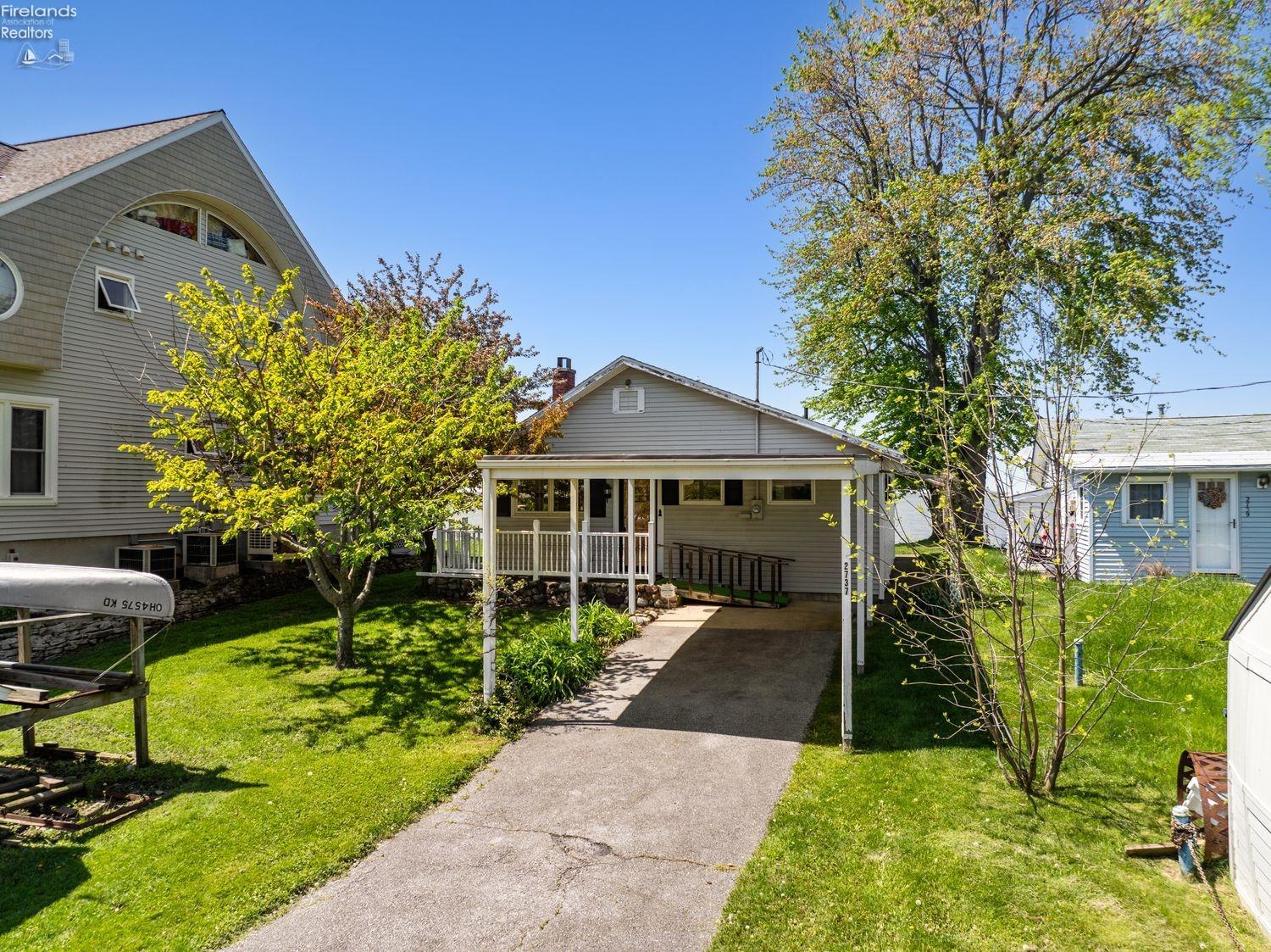 2737 E Sand Road