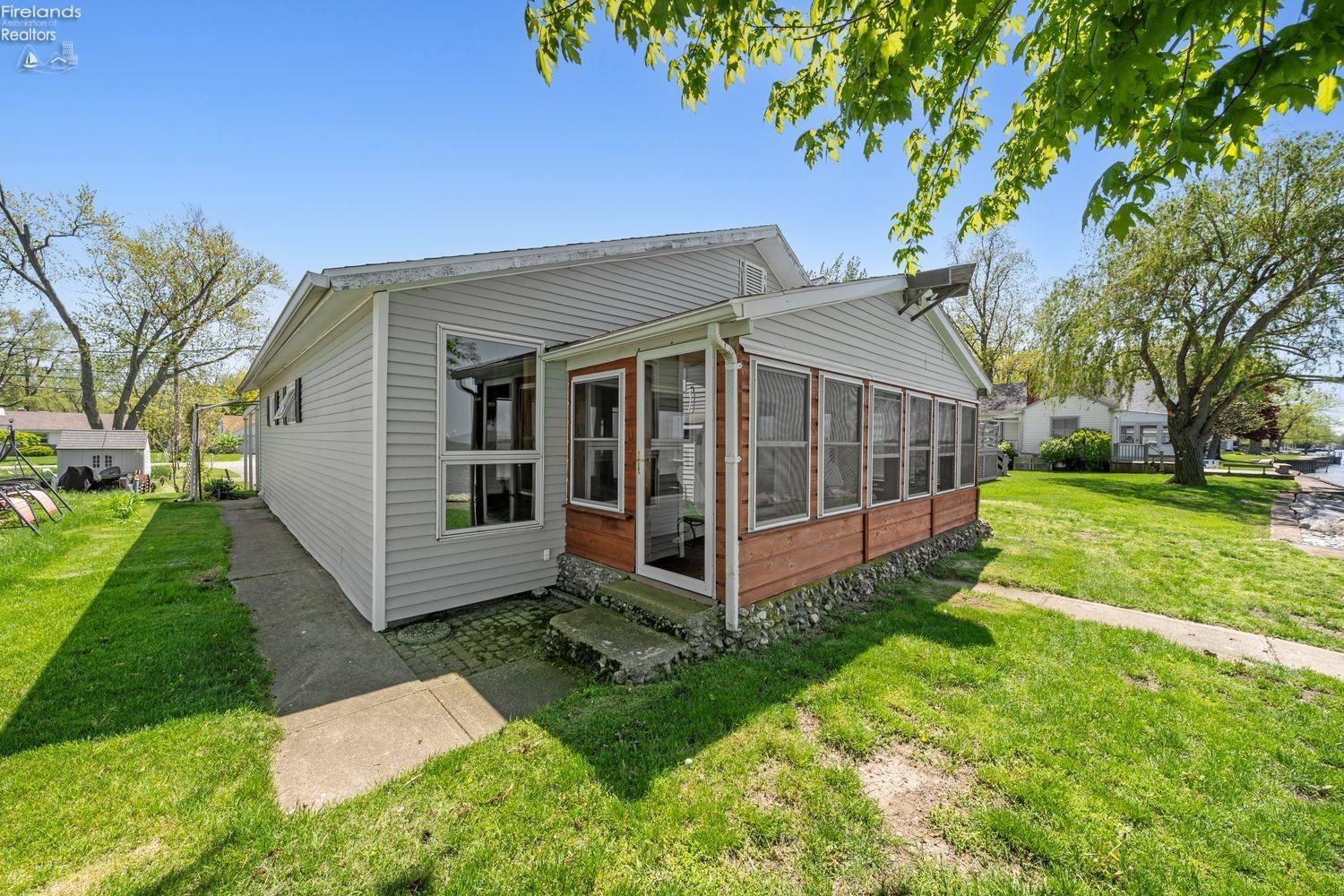 2737 E Sand Road