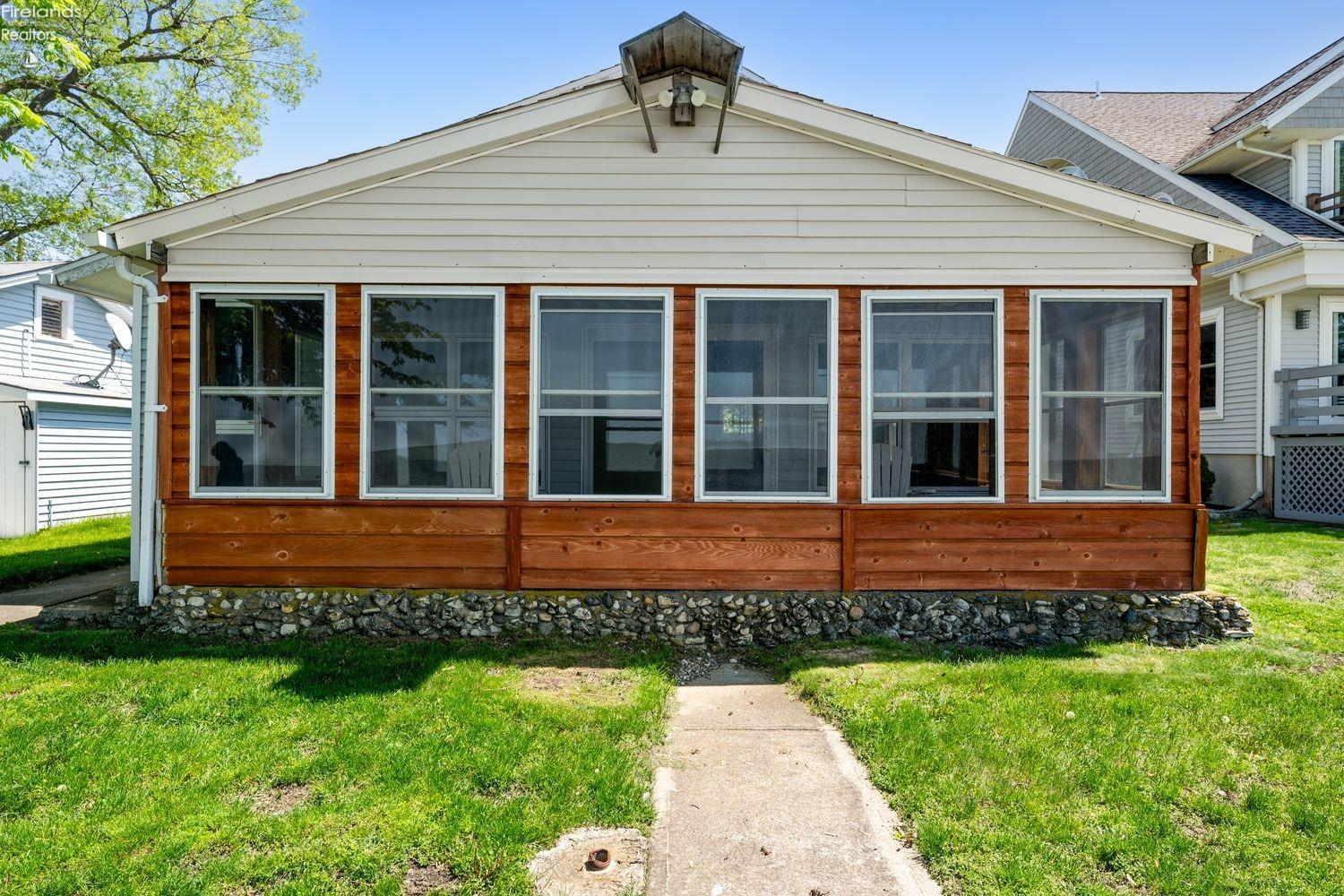 2737 E Sand Road
