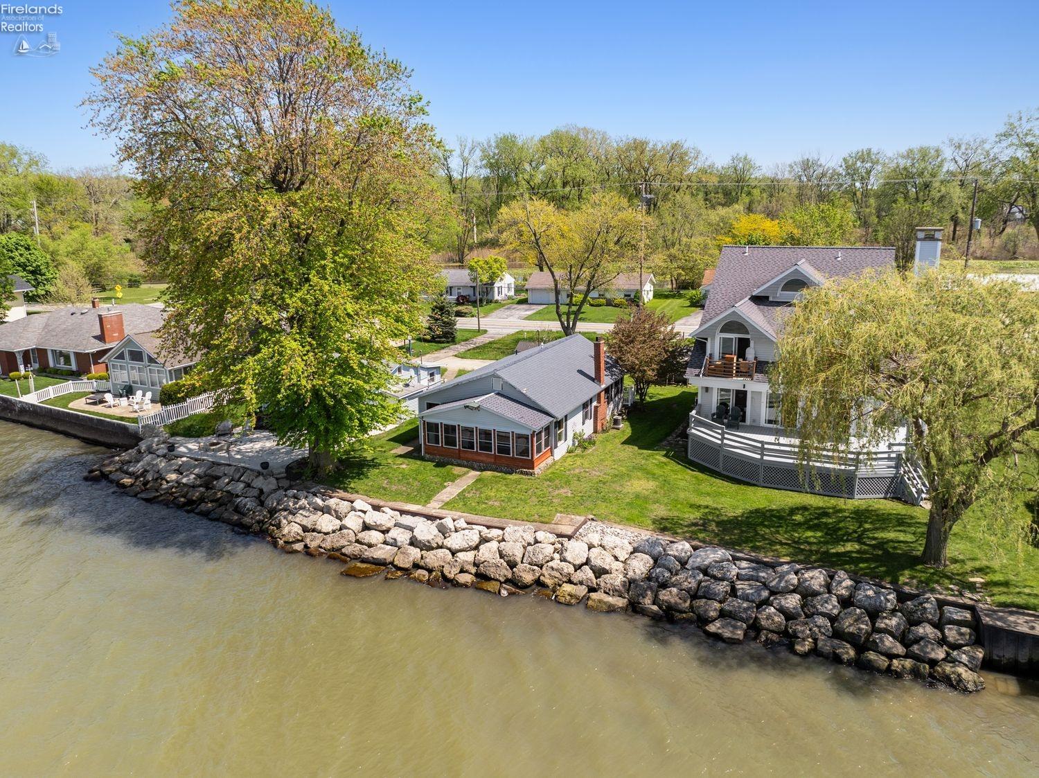 2737 E Sand Road