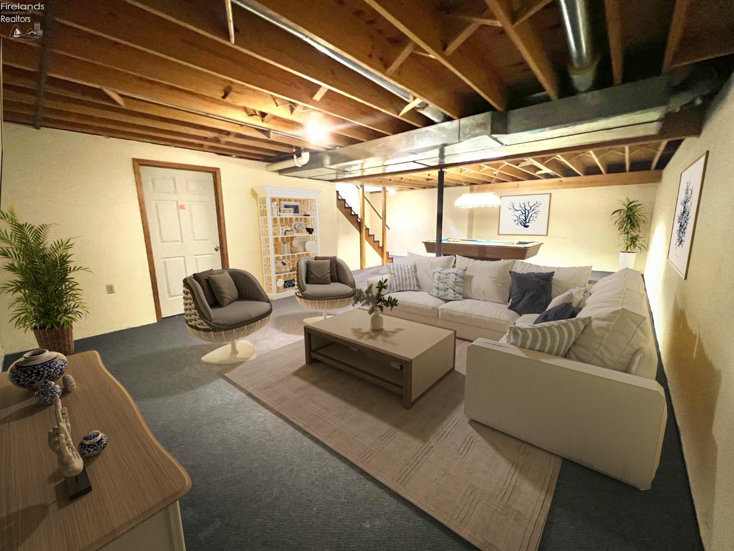 528 W Jamestown Avenue