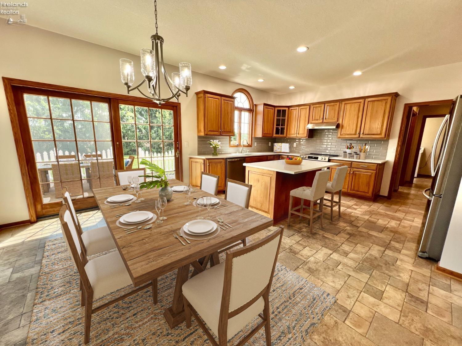 528 W Jamestown Avenue