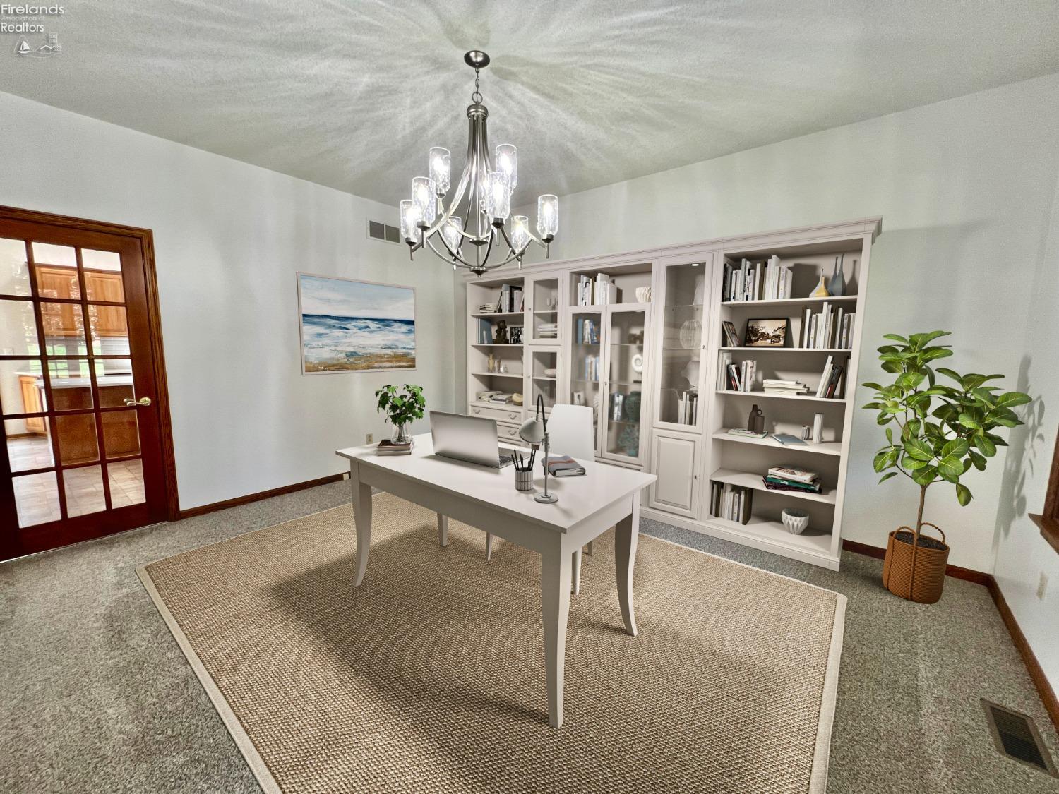 528 W Jamestown Avenue