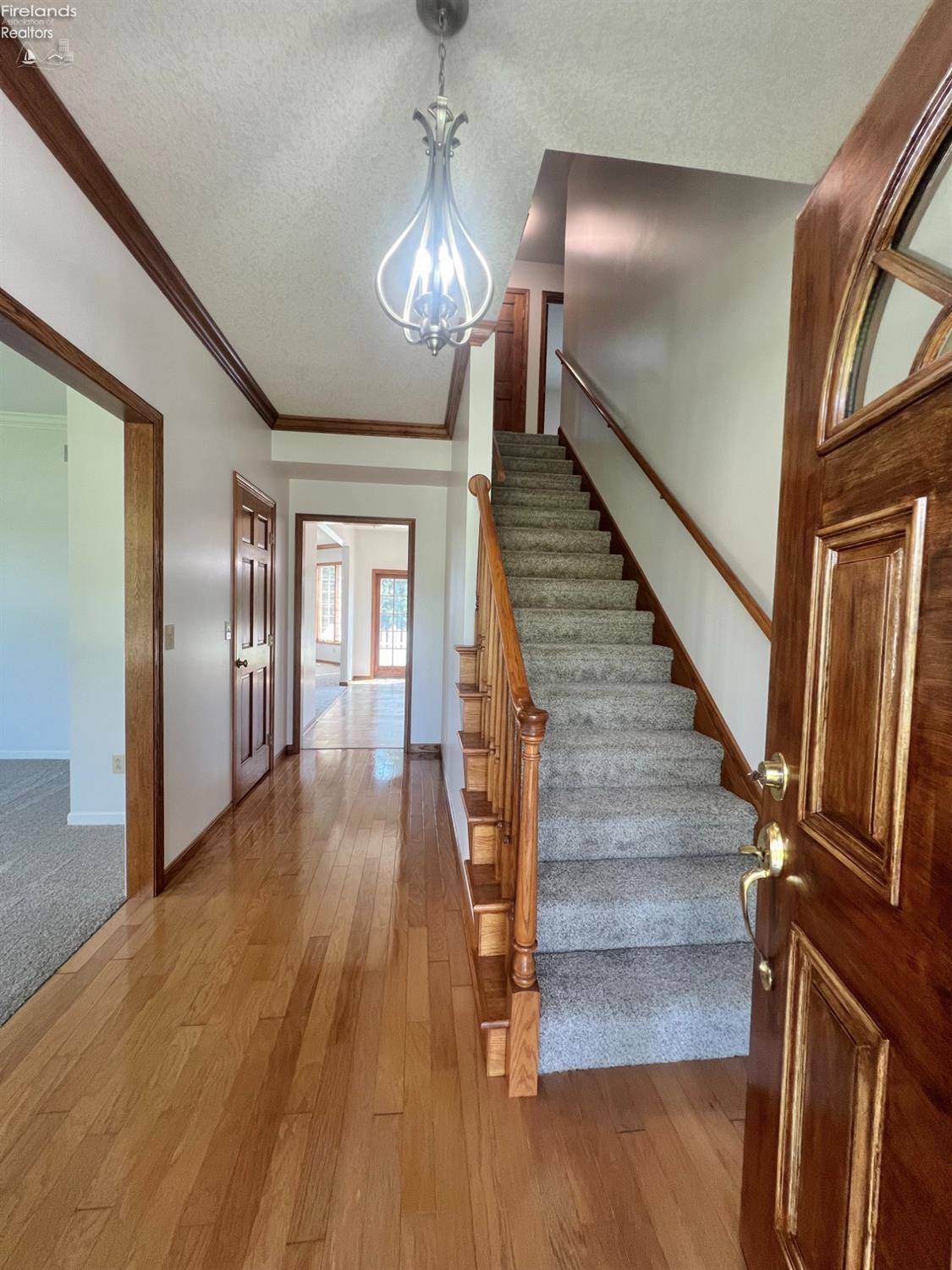 528 W Jamestown Avenue