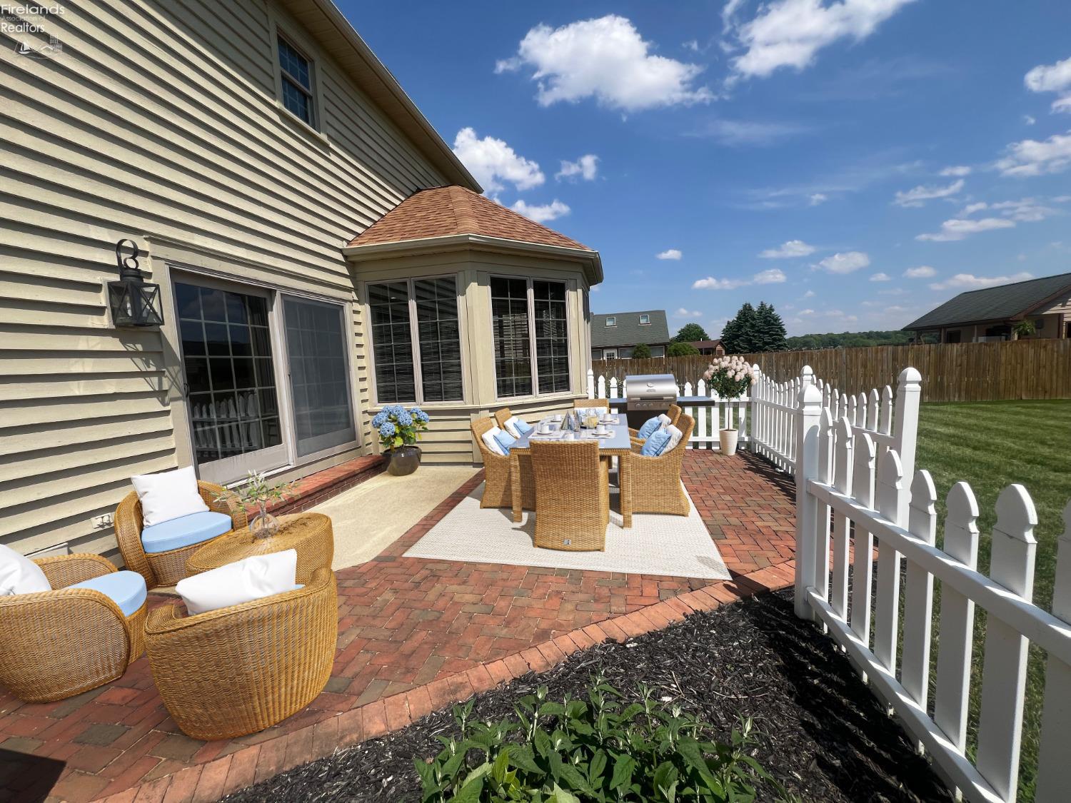 528 W Jamestown Avenue