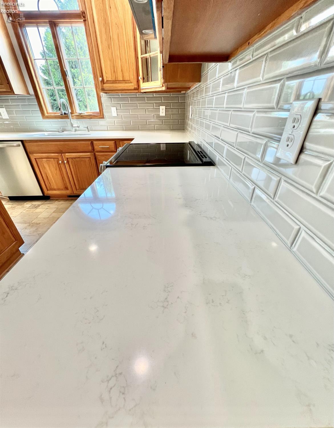 528 W Jamestown Avenue