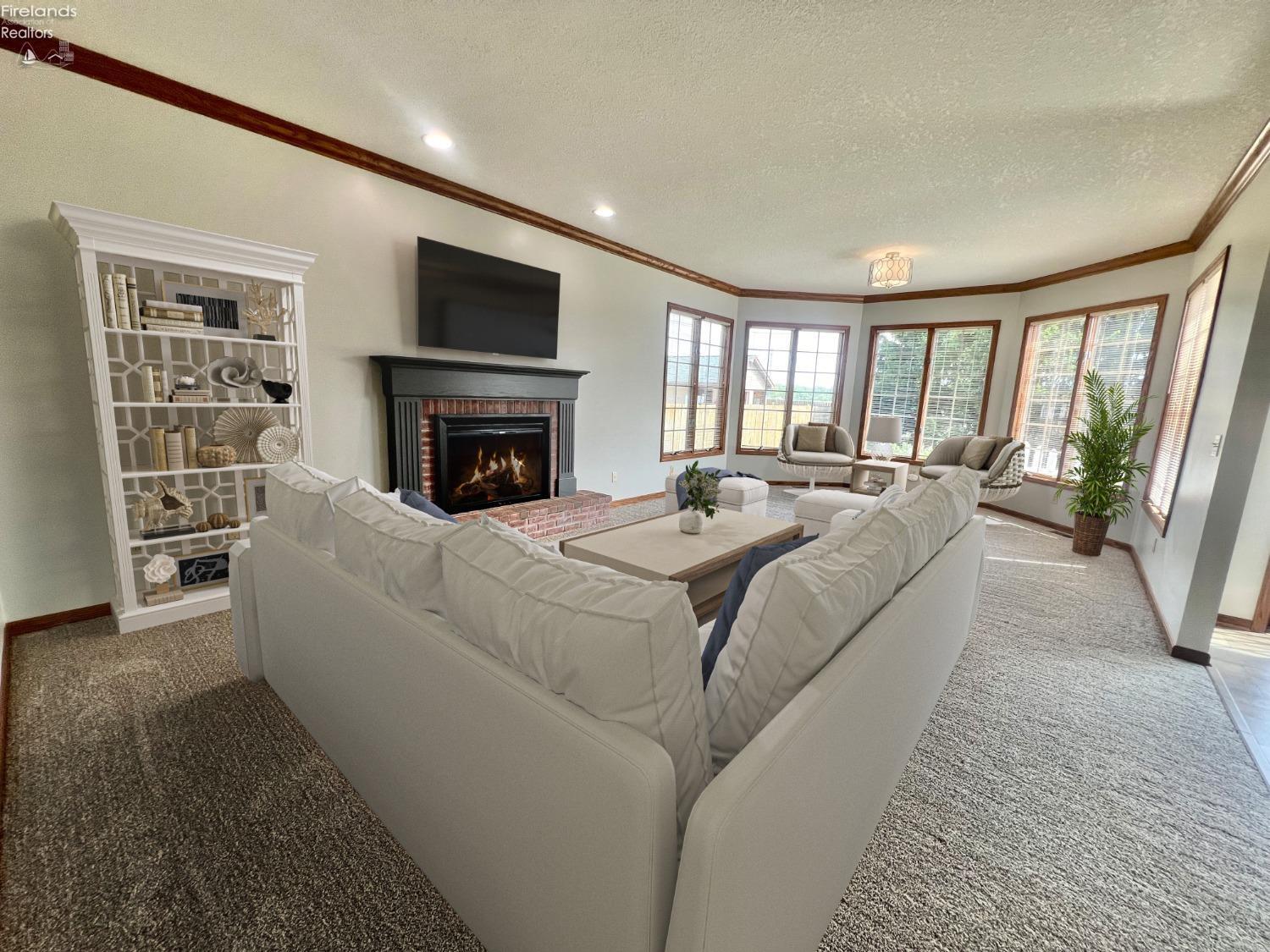 528 W Jamestown Avenue