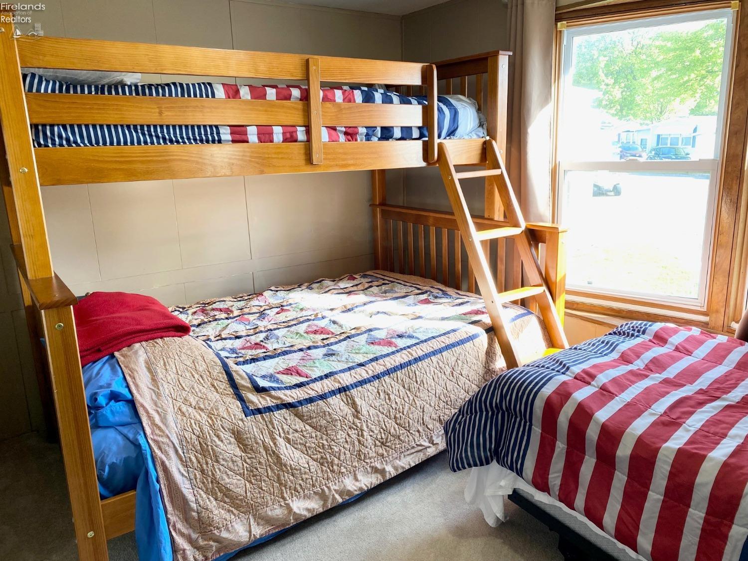 8175 North Shore Boulevard 77