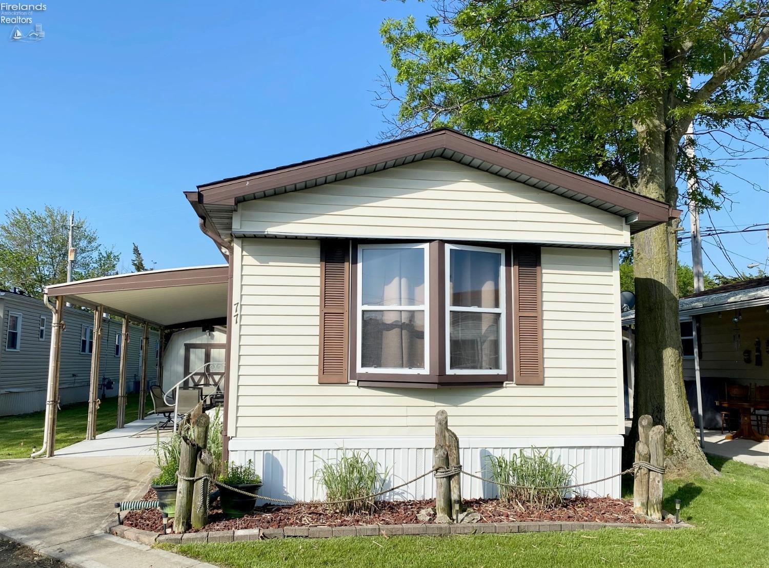 8175 North Shore Boulevard 77