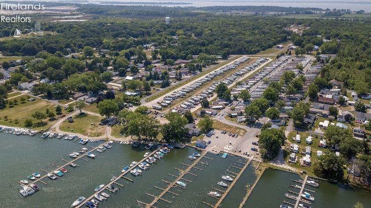 8175 North Shore Boulevard 77