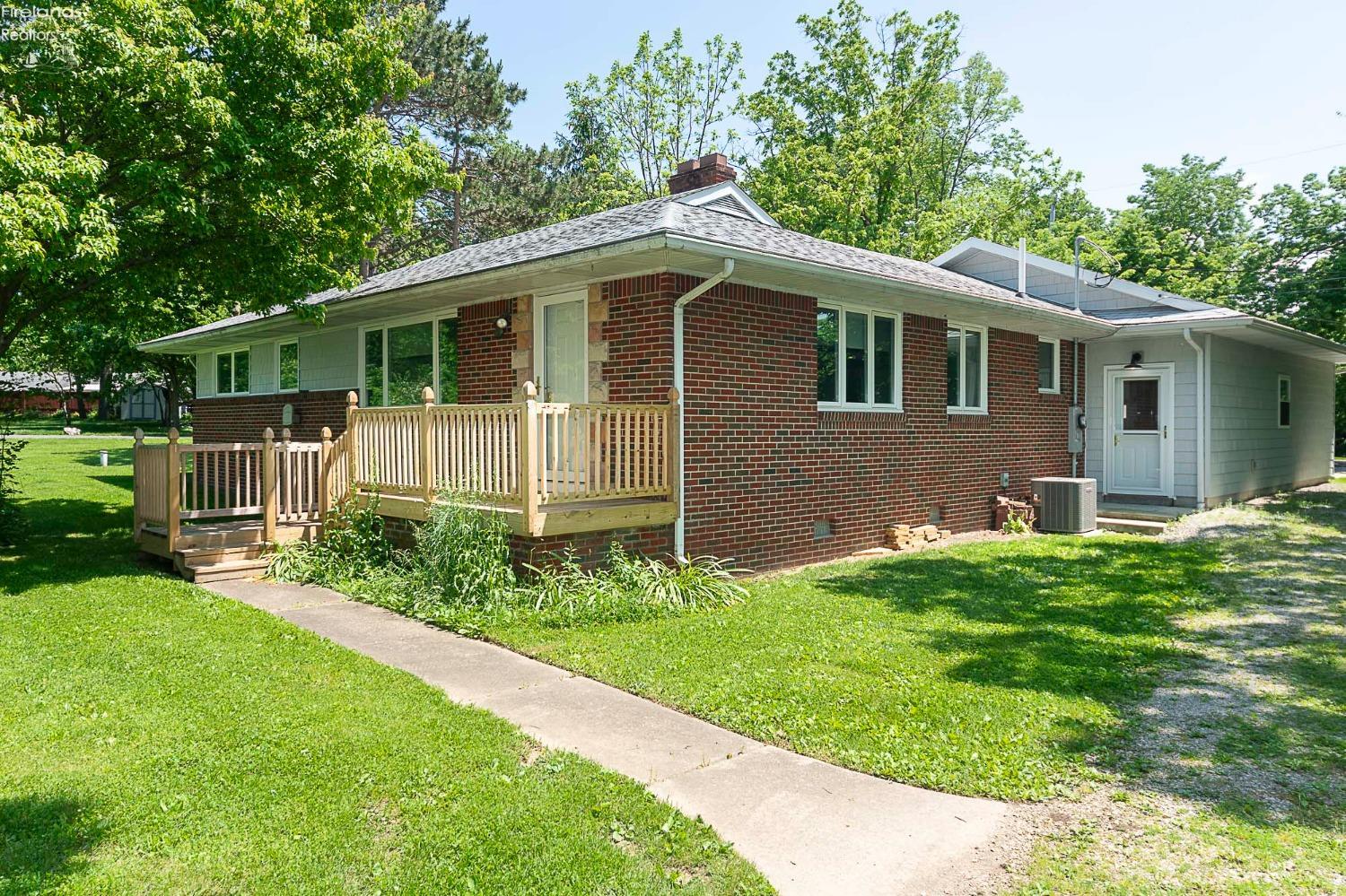 3657 N Ridge Road