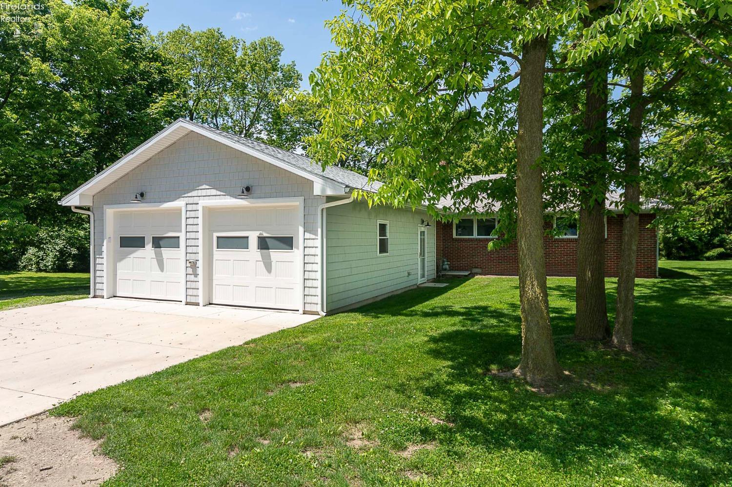 3657 N Ridge Road