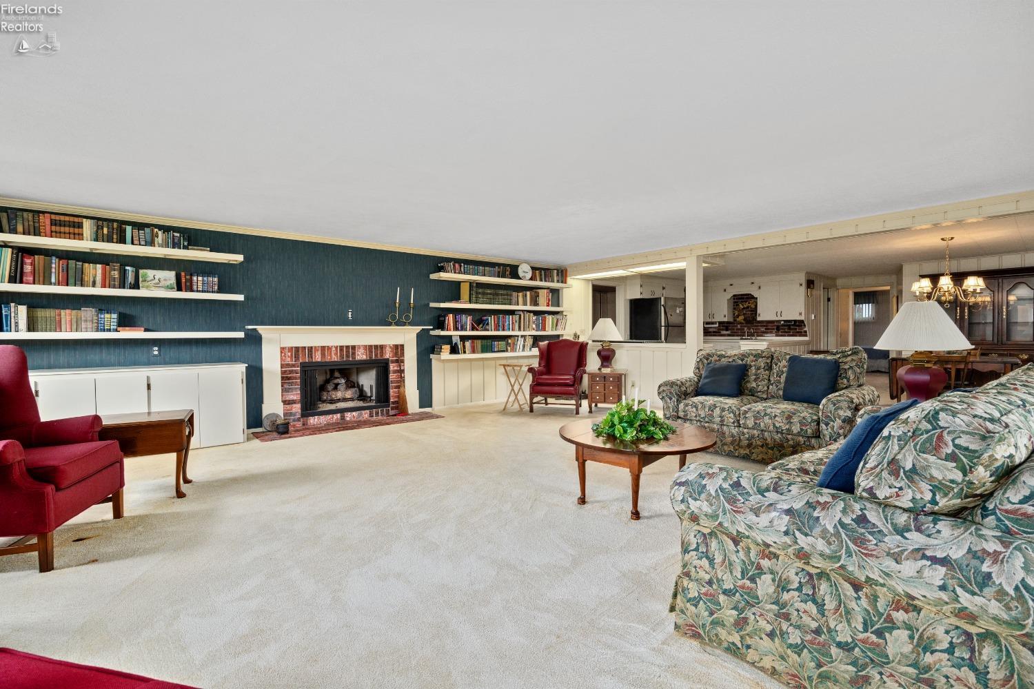 141 S Nancy Drive