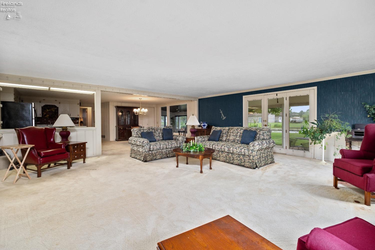 141 S Nancy Drive