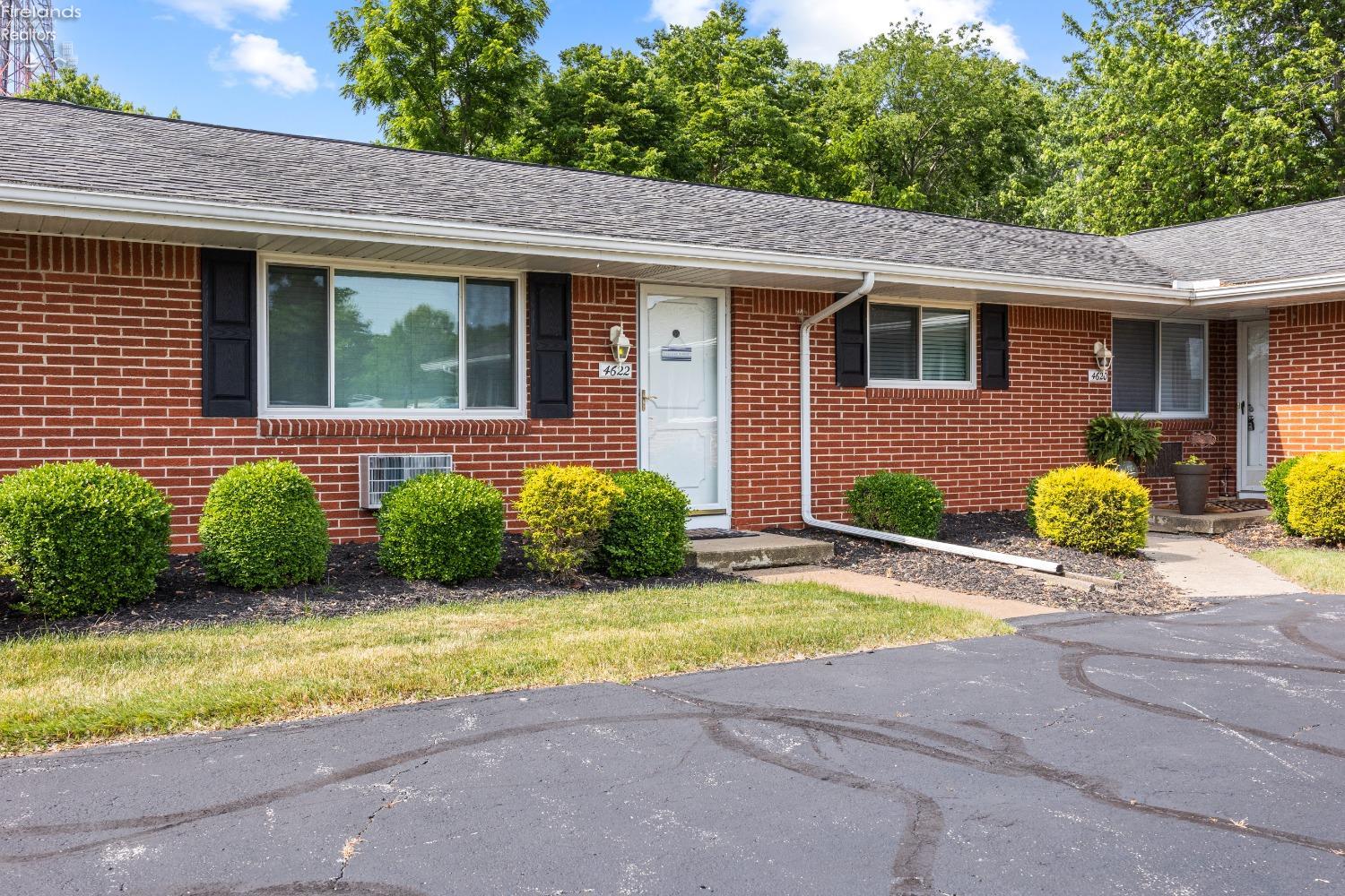 4622 E Catawba Woods Road