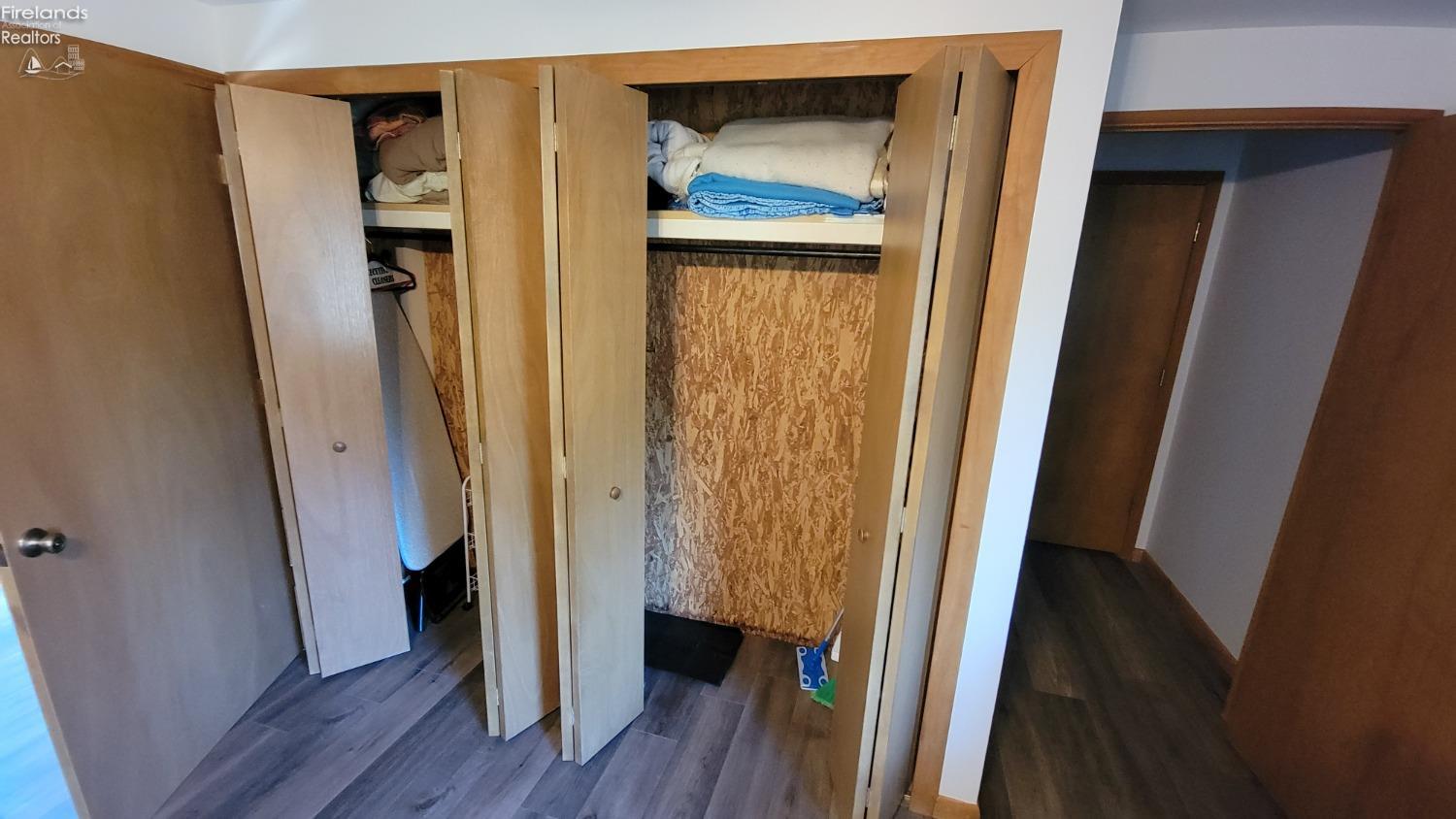 5425 E Treasure Lane