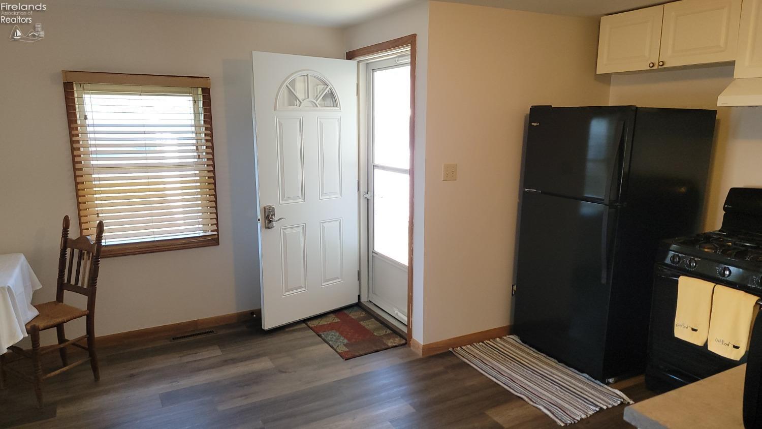 5425 E Treasure Lane