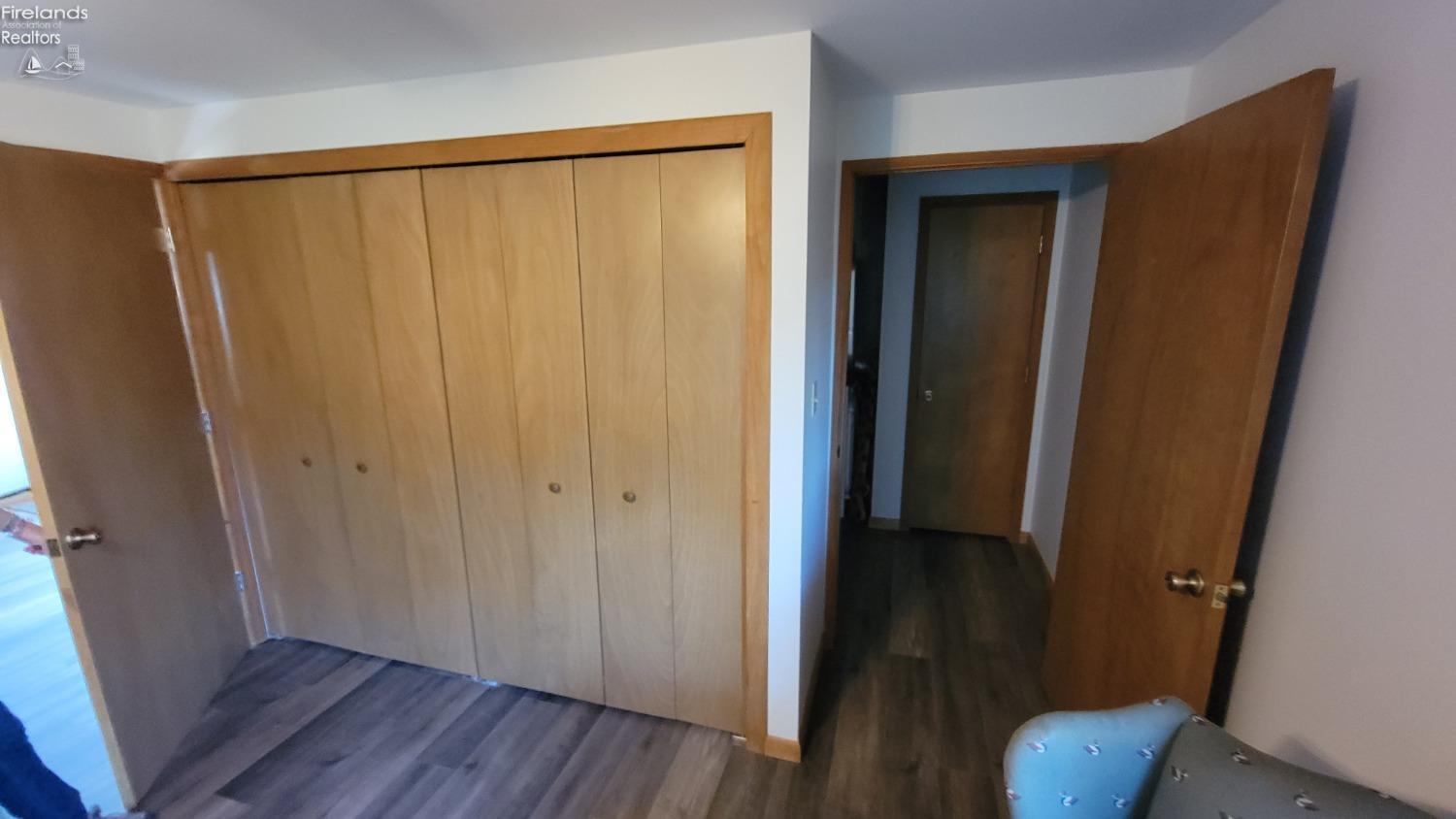 5425 E Treasure Lane