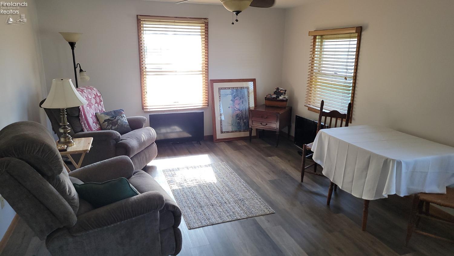 5425 E Treasure Lane