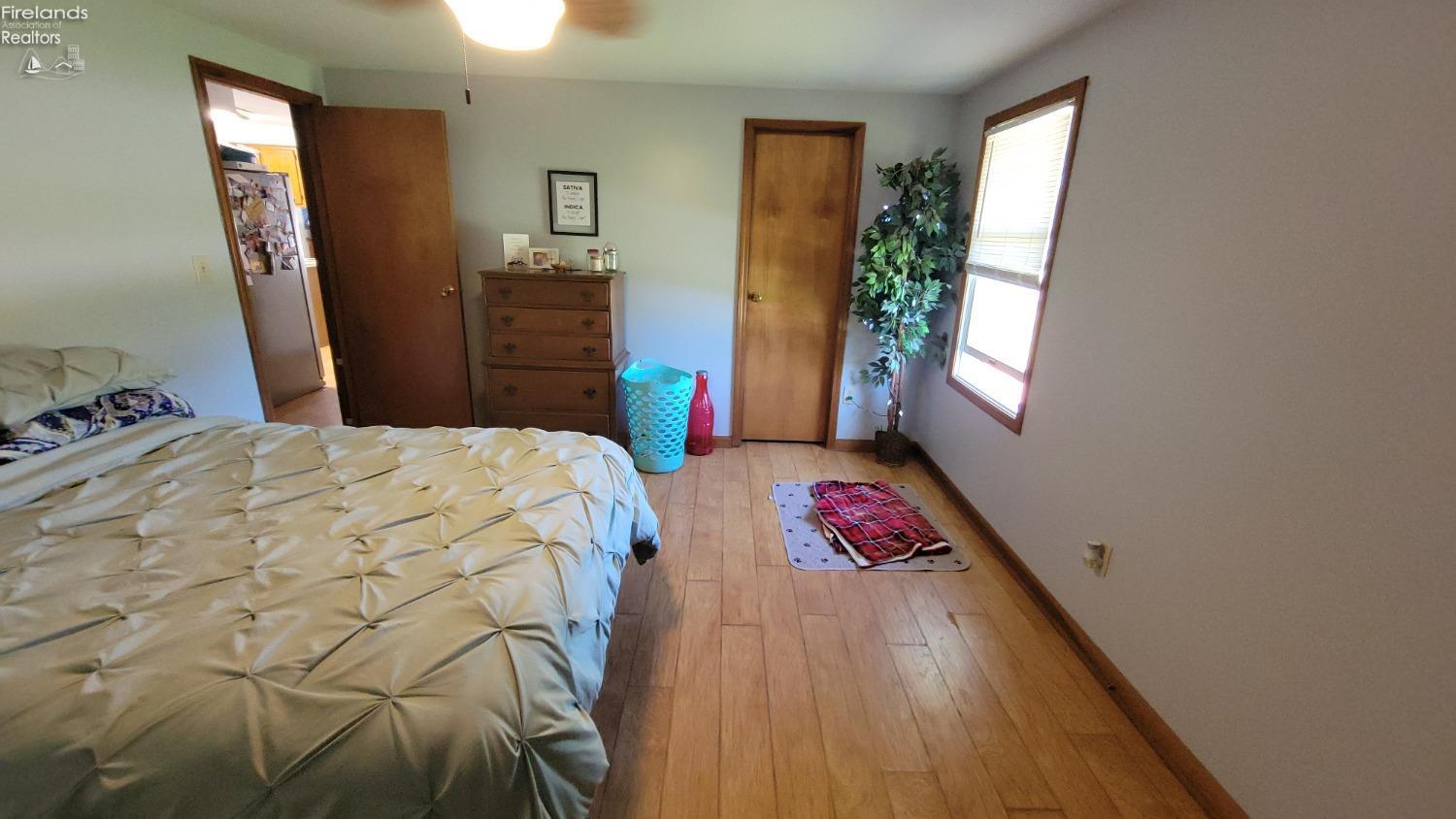 5425 E Treasure Lane