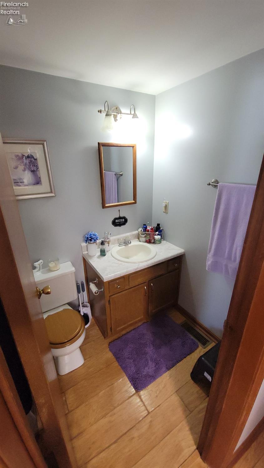 5425 E Treasure Lane