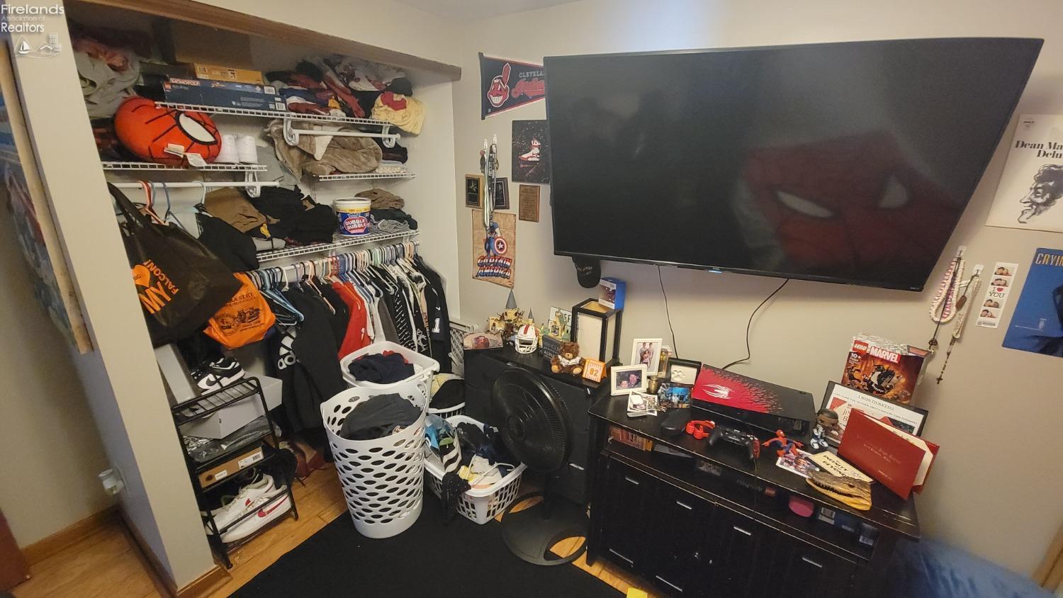 5425 E Treasure Lane