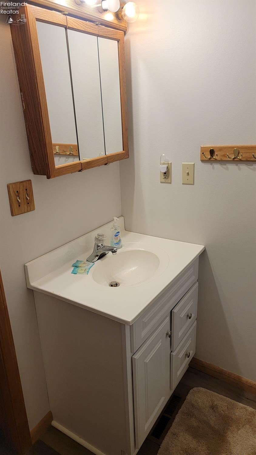 5425 E Treasure Lane