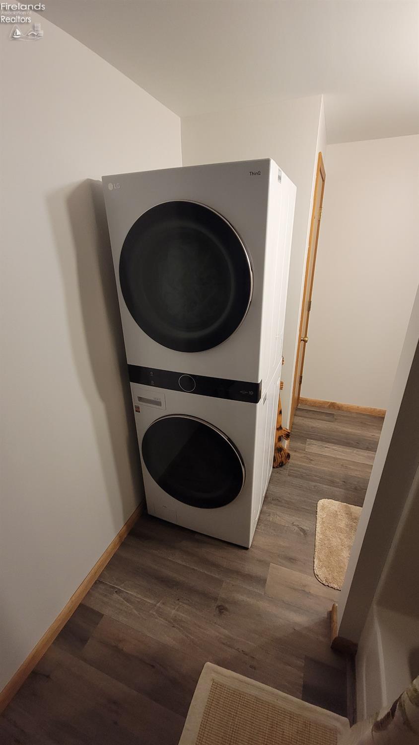 5425 E Treasure Lane