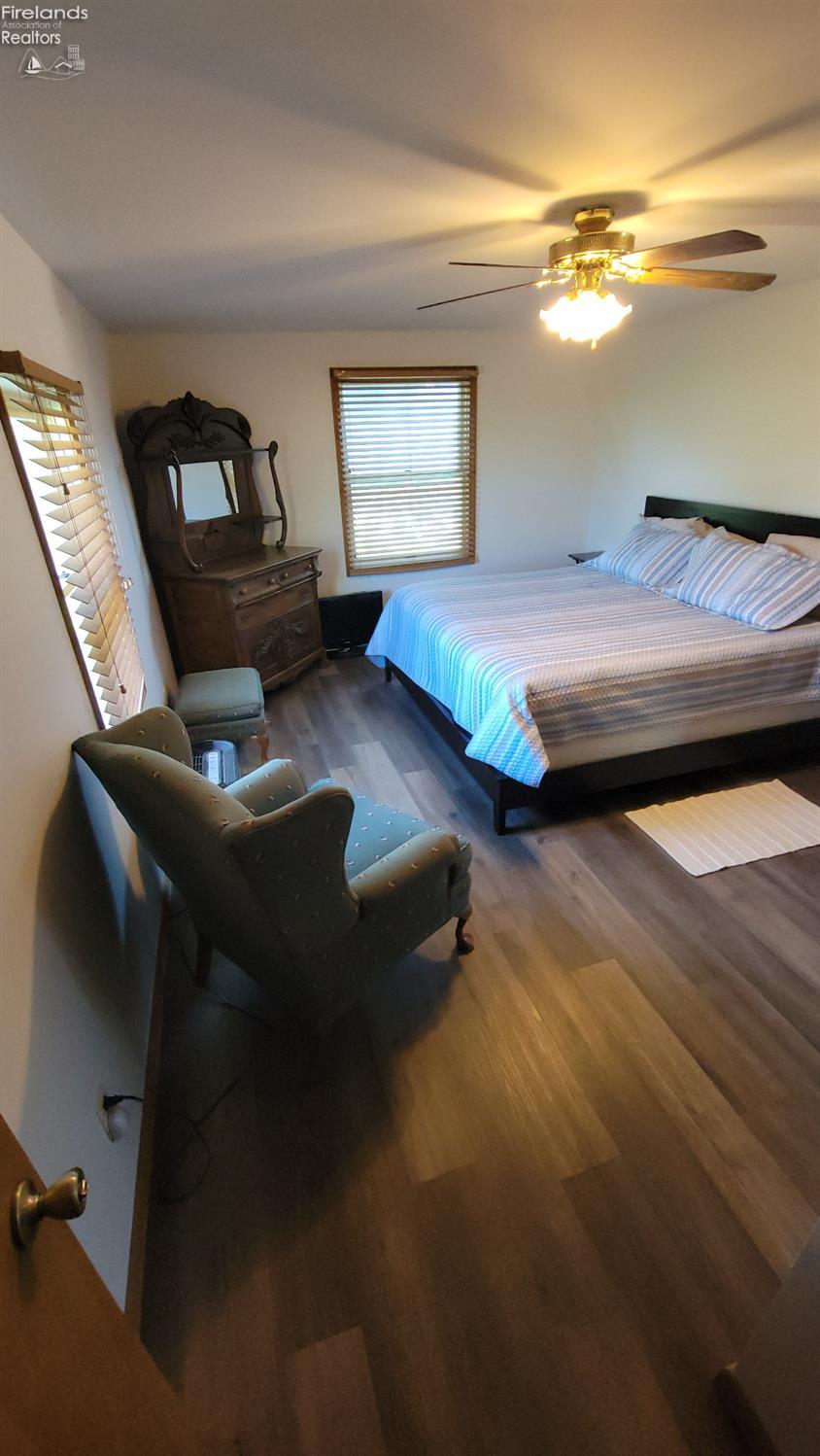 5425 E Treasure Lane