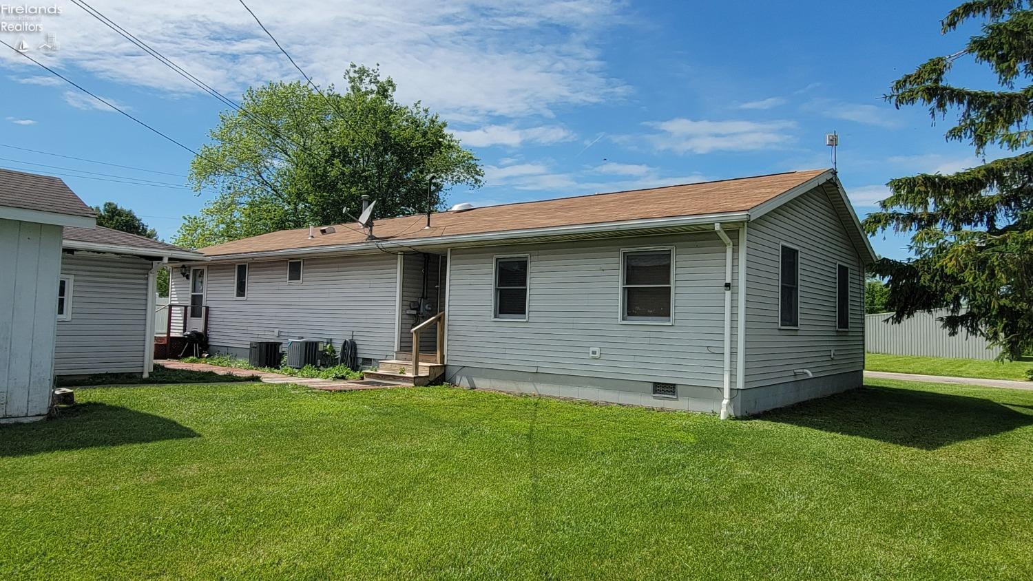 5425 E Treasure Lane