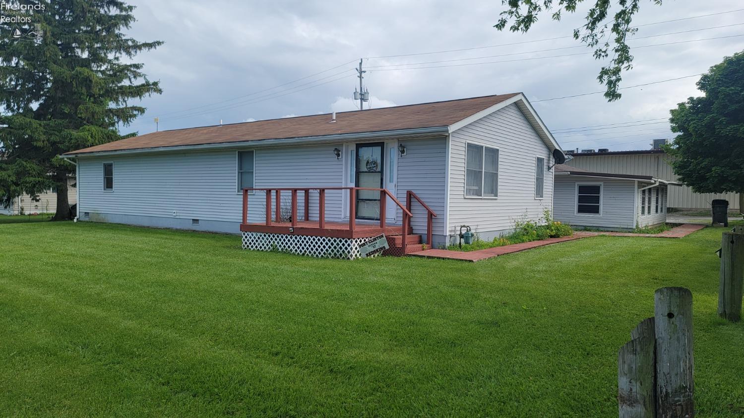 5425 E Treasure Lane