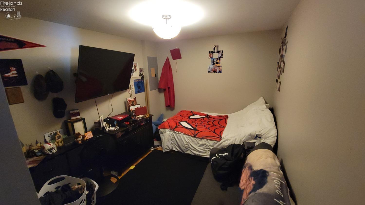 5425 E Treasure Lane