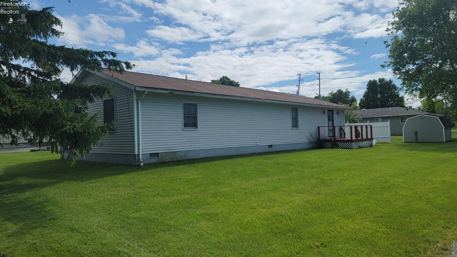 5425 E Treasure Lane