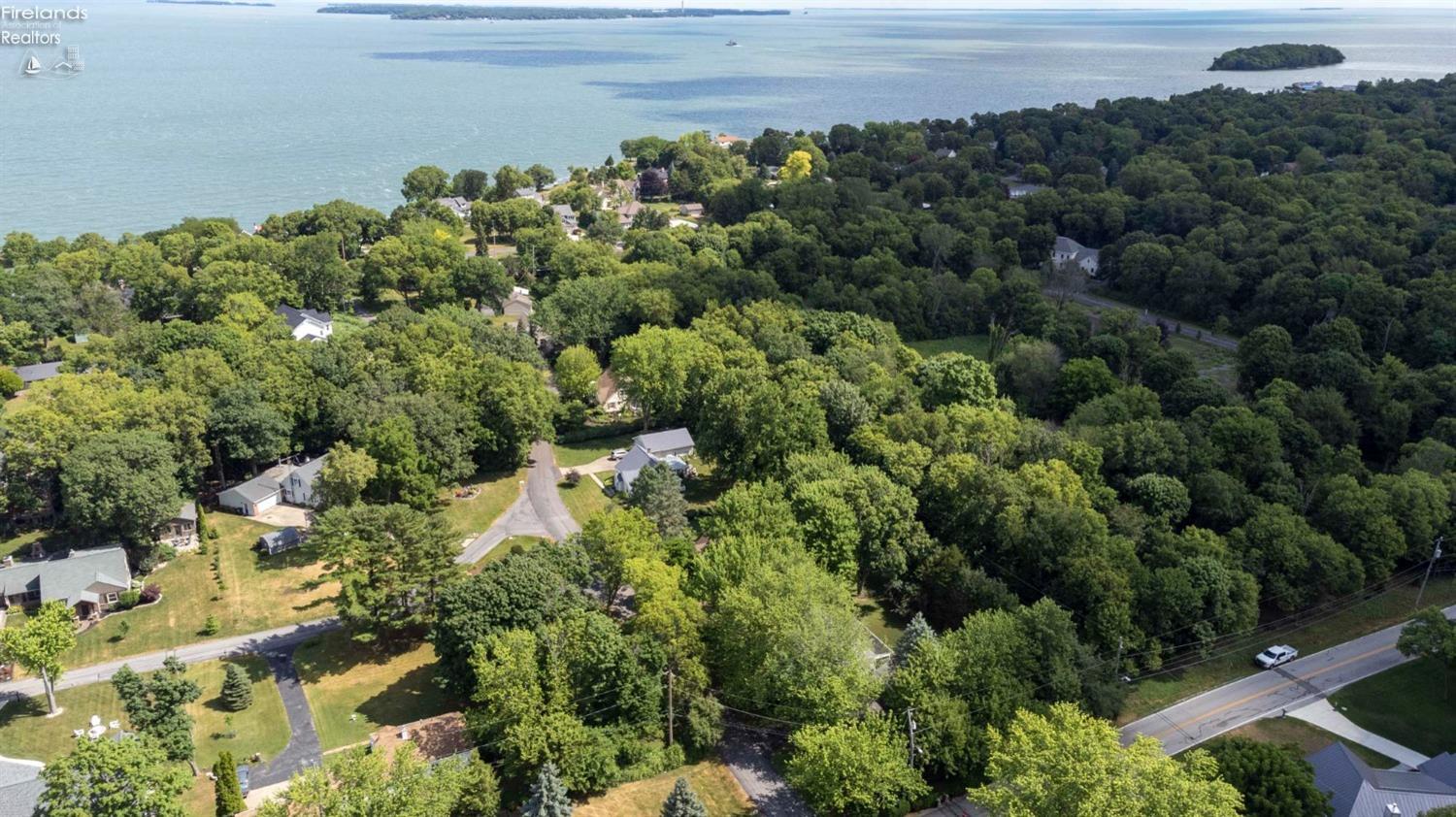 3879 N Stonehenge Road