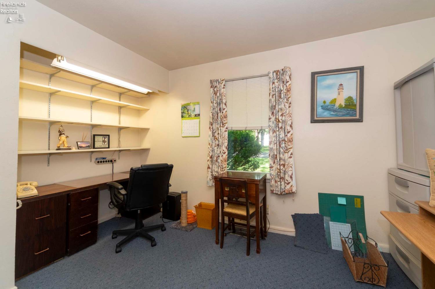 3879 N Stonehenge Road