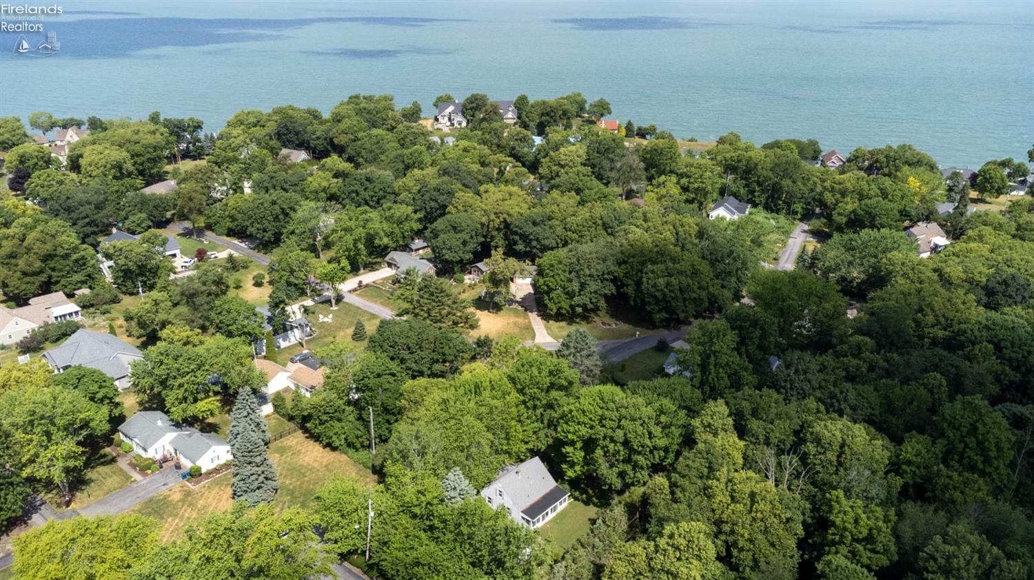 3879 N Stonehenge Road