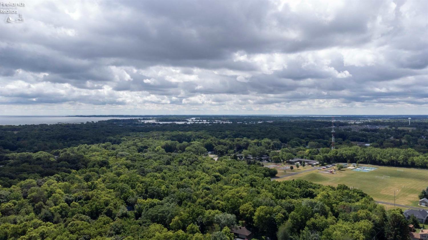 3879 N Stonehenge Road