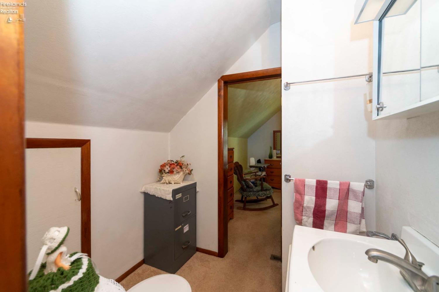 3879 N Stonehenge Road