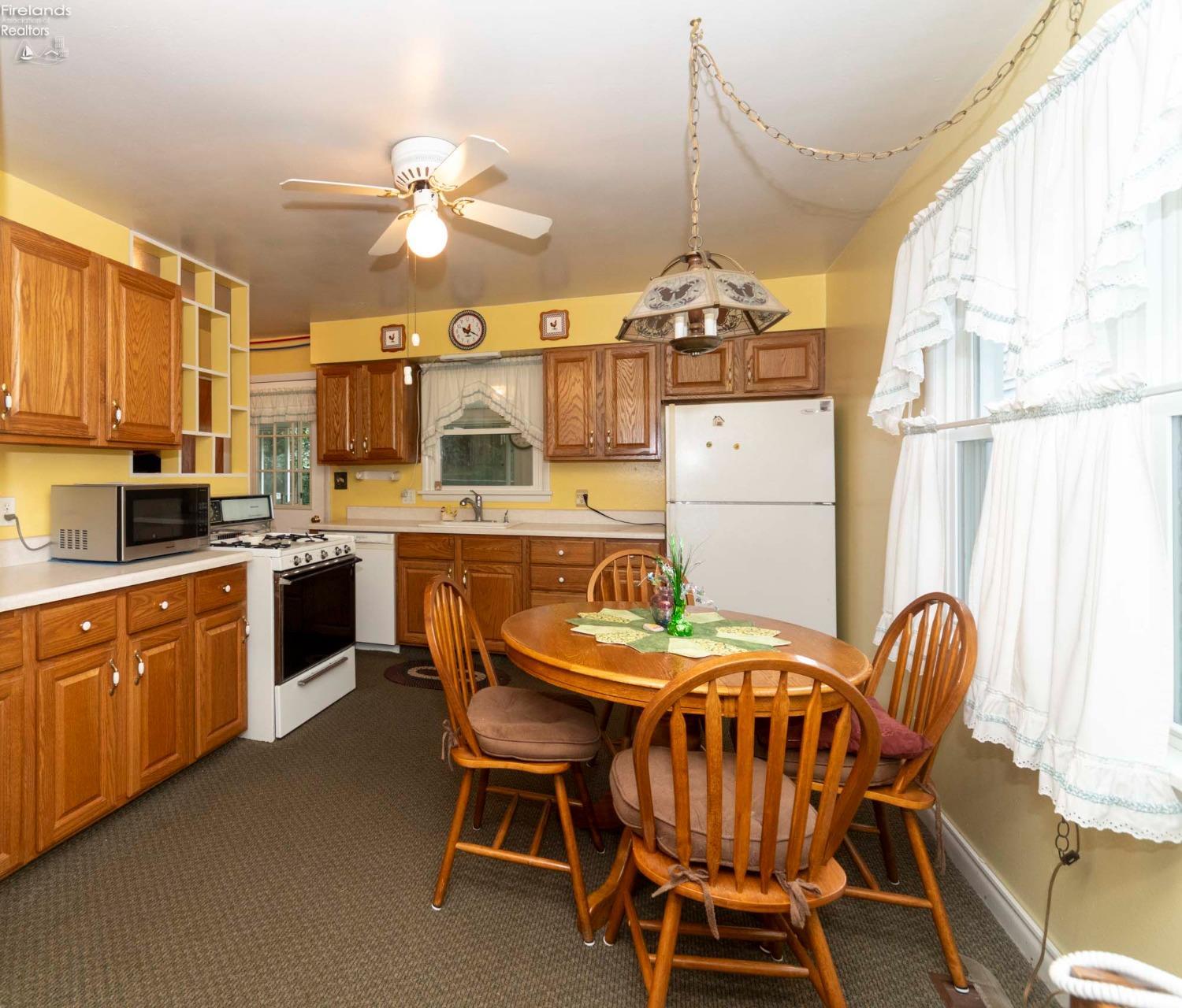 3879 N Stonehenge Road