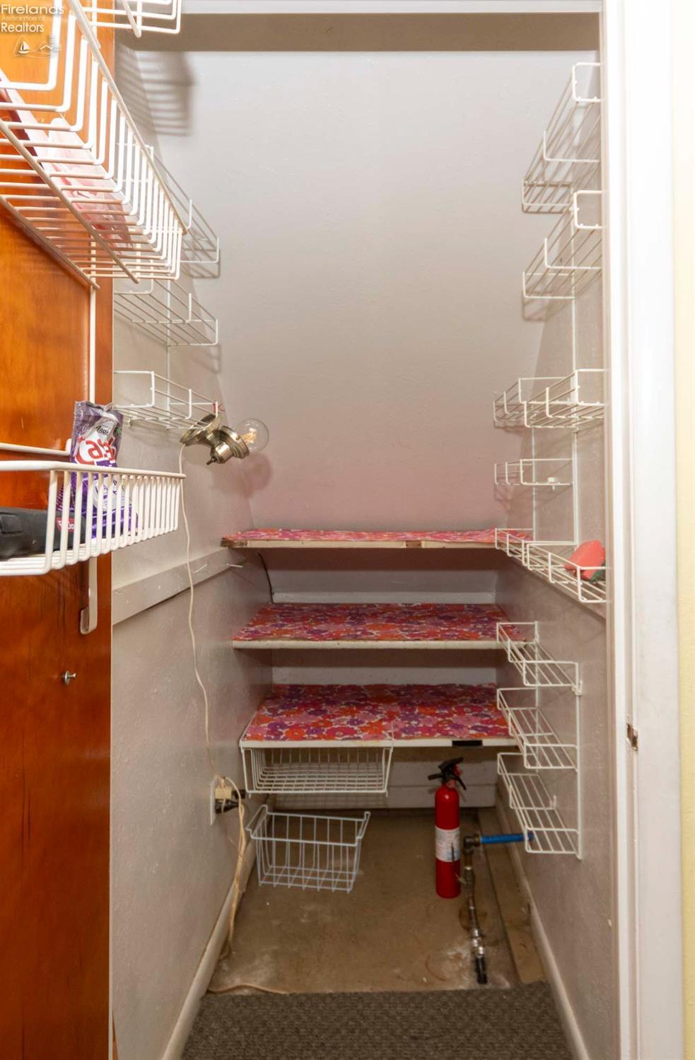 3879 N Stonehenge Road