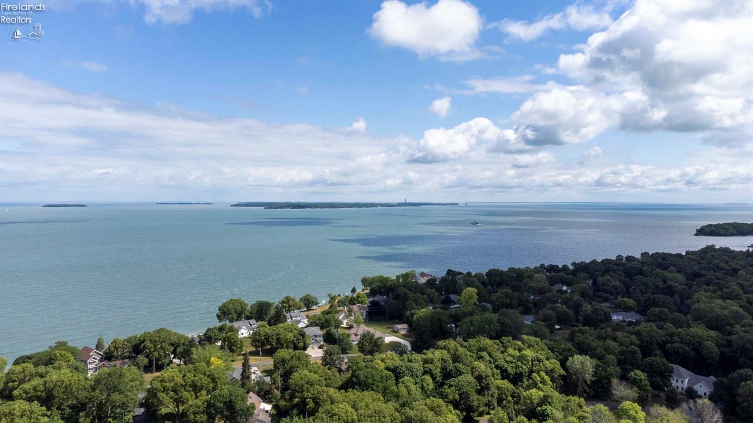 3879 N Stonehenge Road