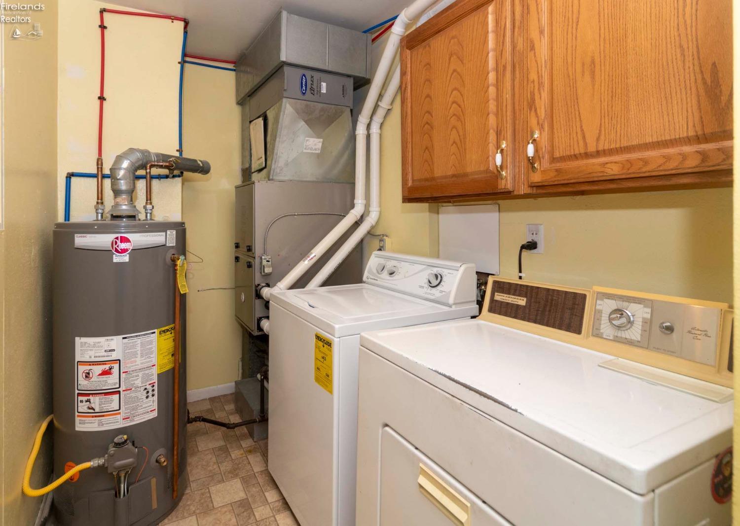 3879 N Stonehenge Road