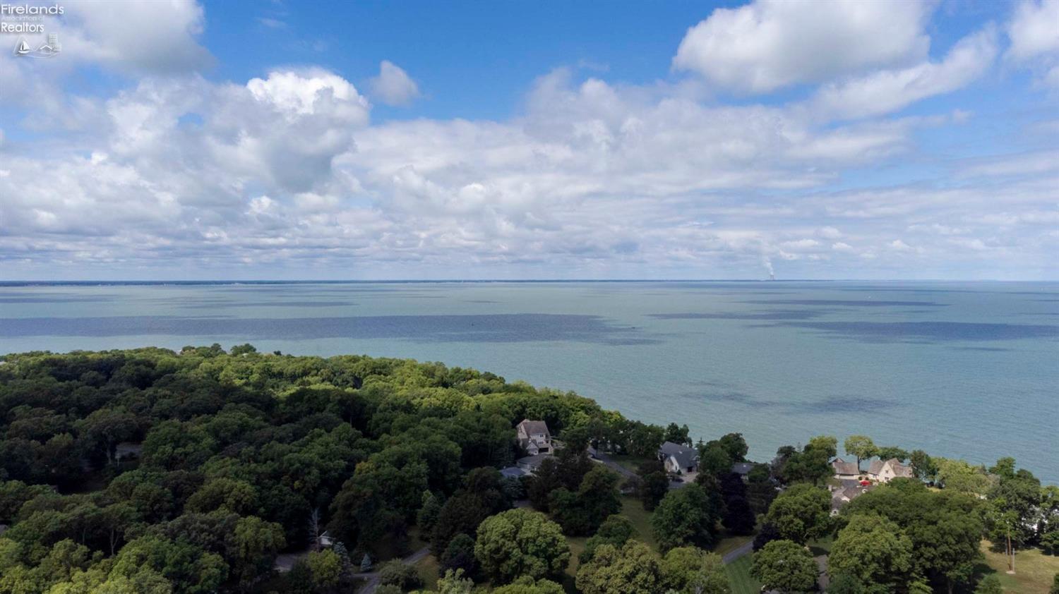 3879 N Stonehenge Road