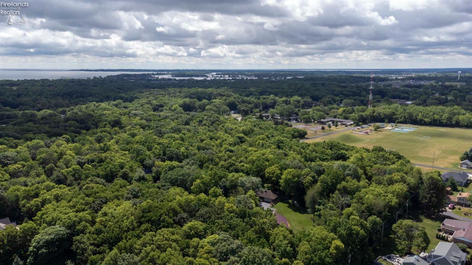 3879 N Stonehenge Road