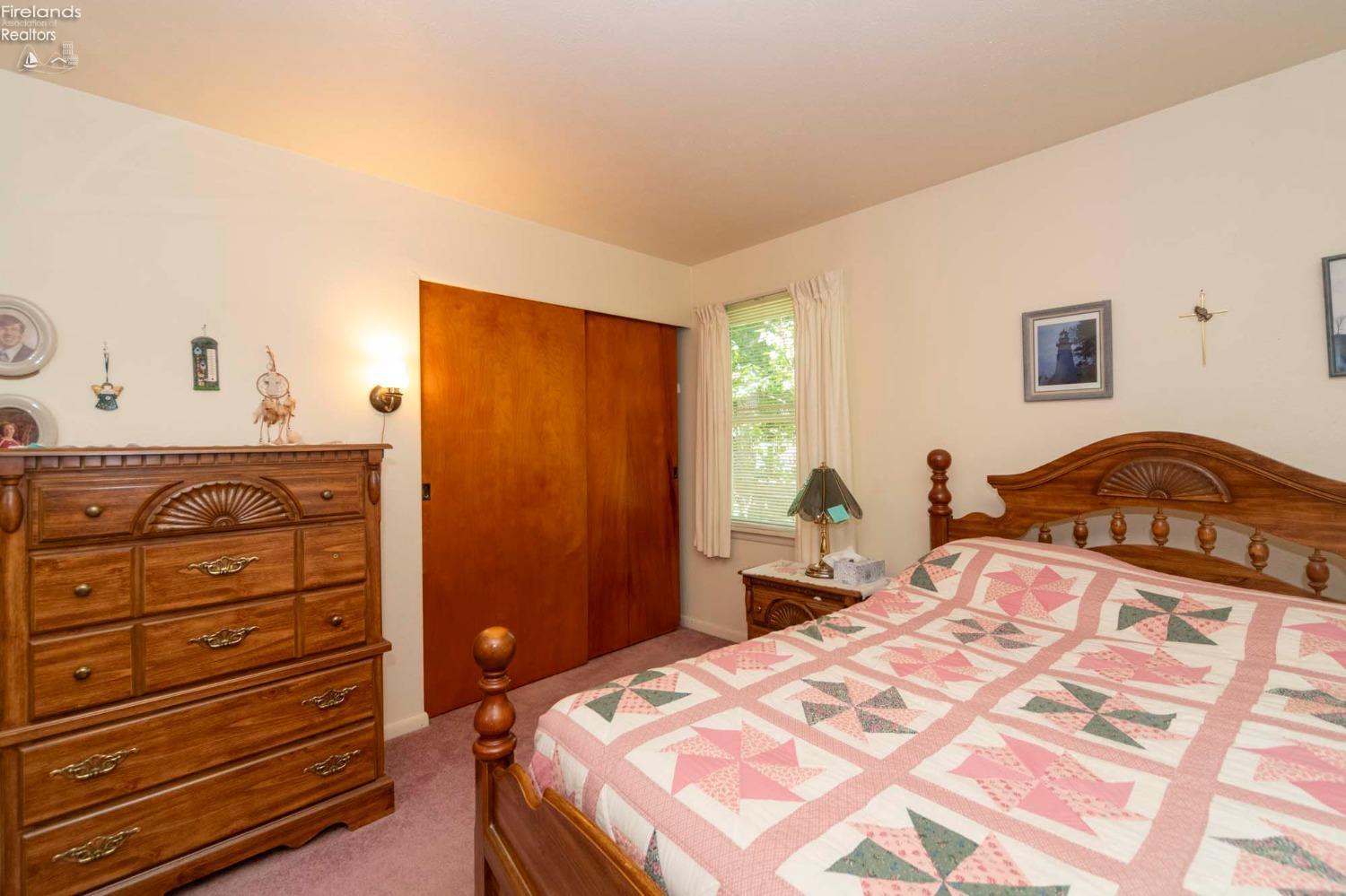 3879 N Stonehenge Road