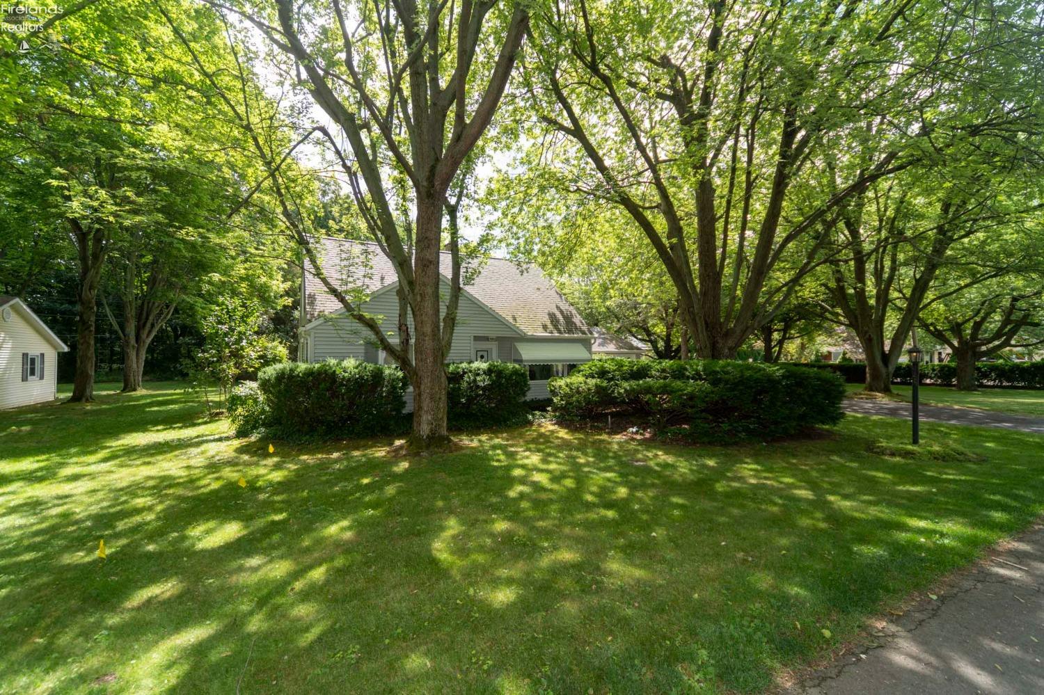 3879 N Stonehenge Road