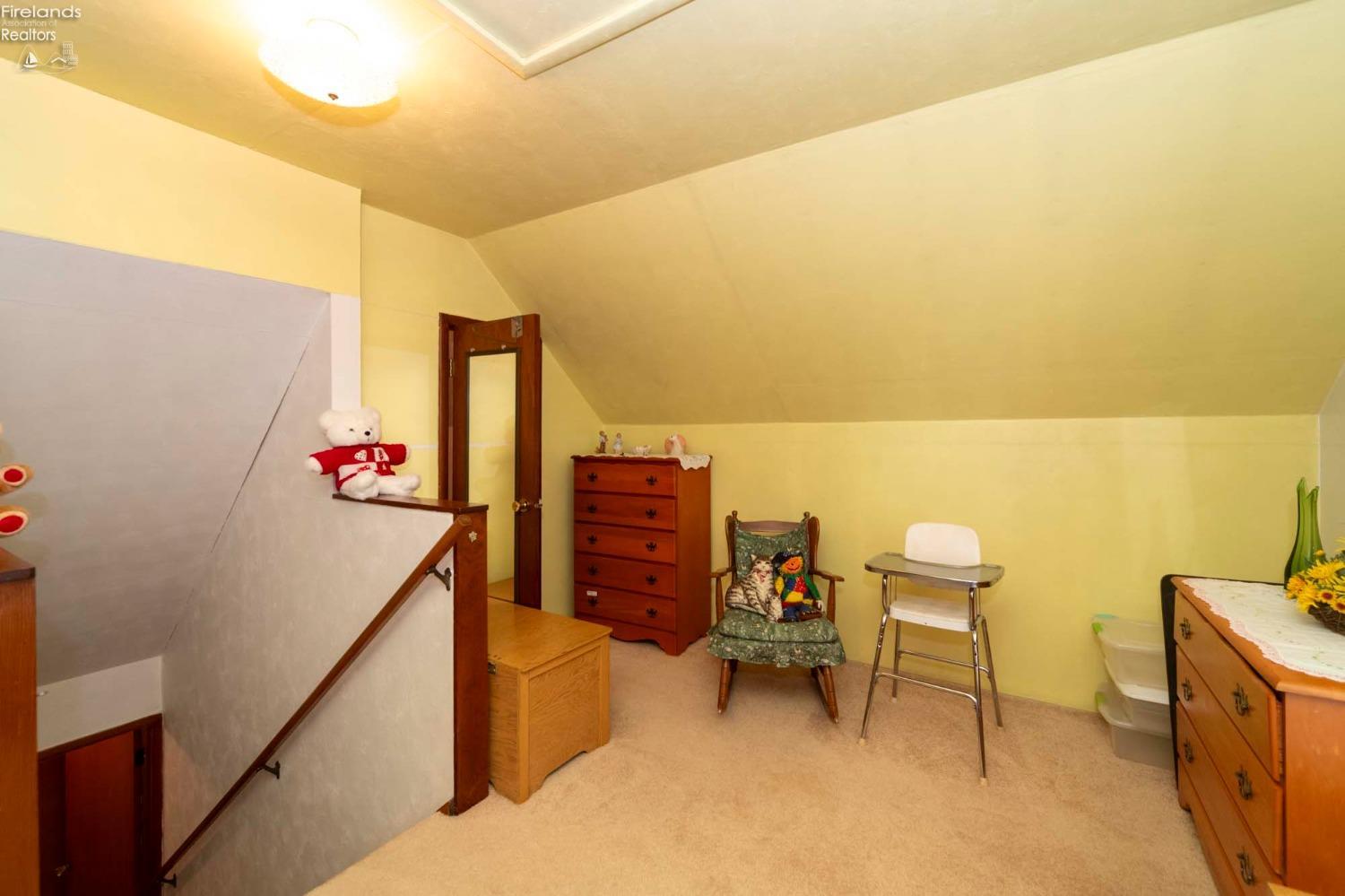 3879 N Stonehenge Road