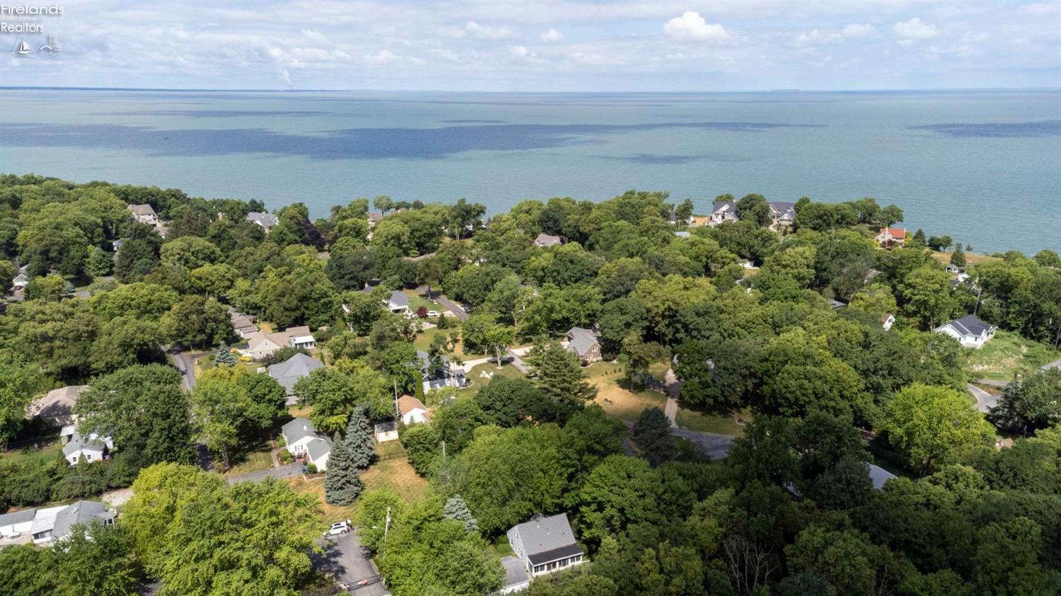 3879 N Stonehenge Road